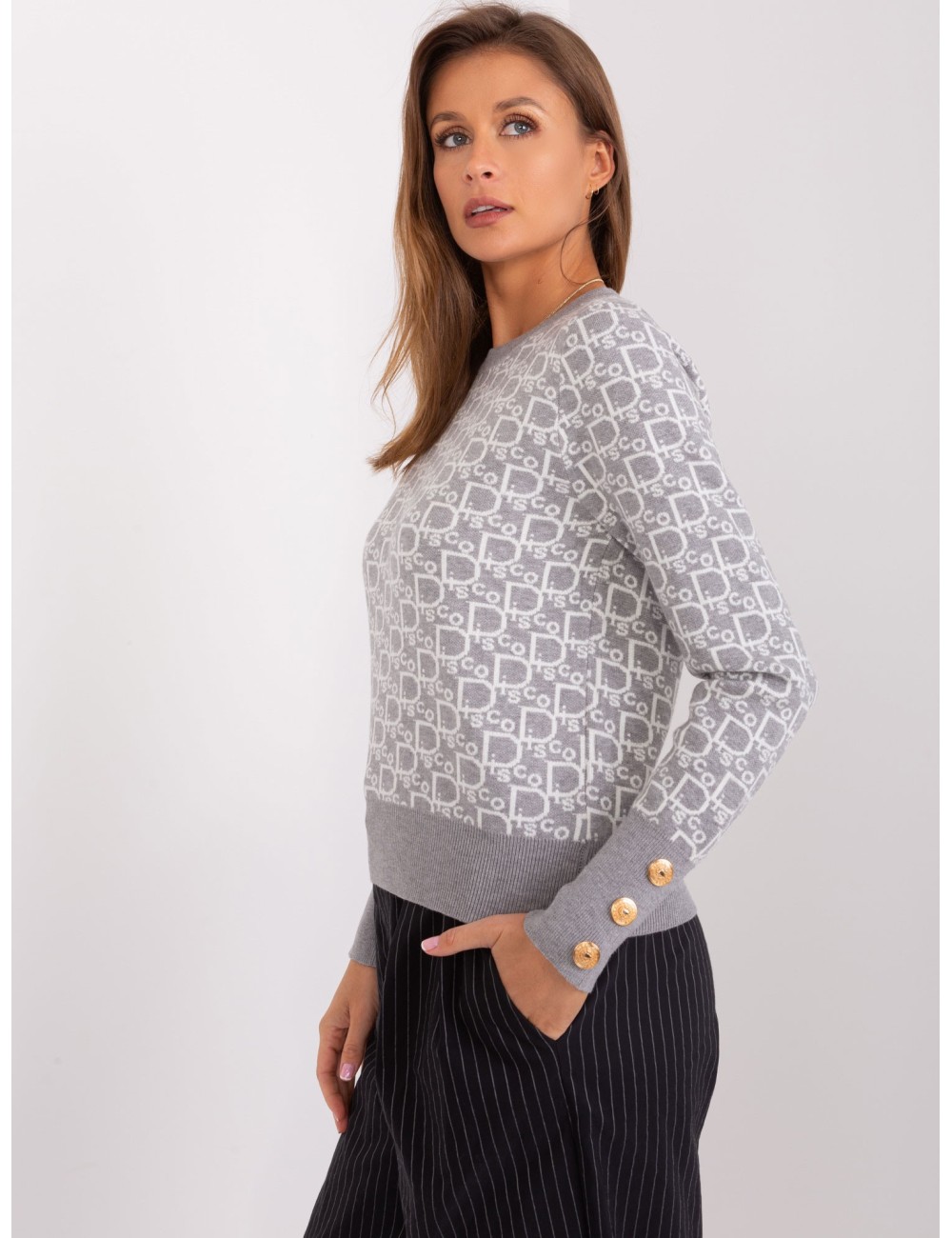 Sweter klasyczny z okrągłym dekoltem