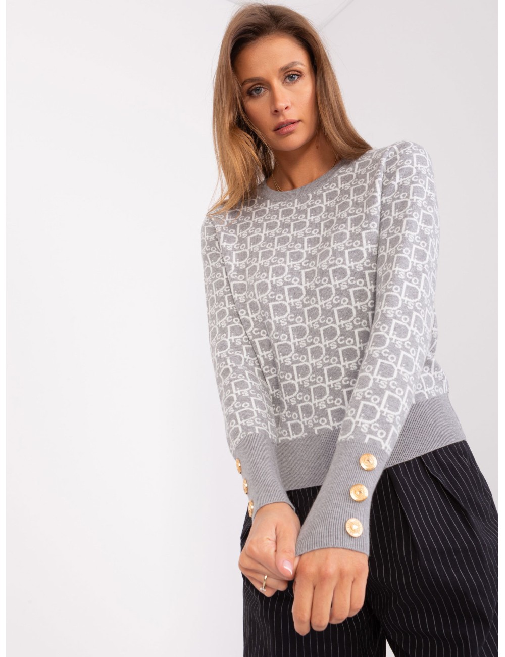Sweter klasyczny z okrągłym dekoltem