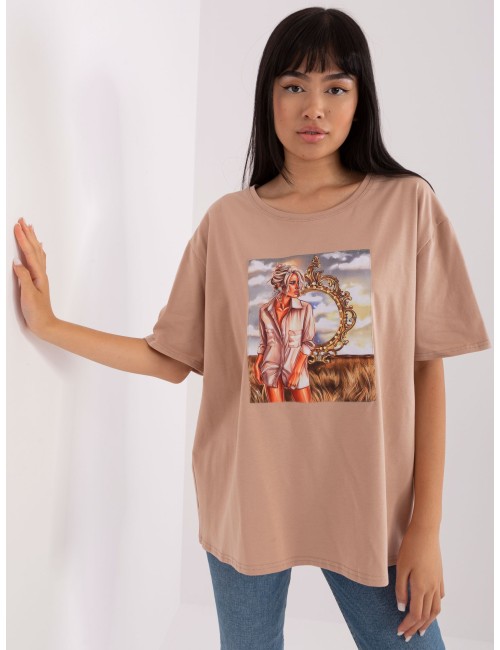 Beżowy damski t-shirt oversize z nadrukiem