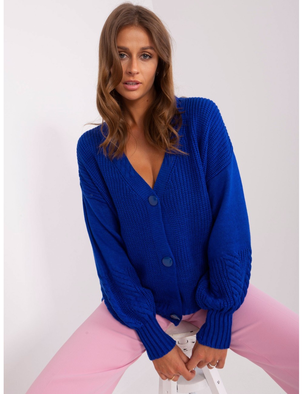 Sweter rozpinany o kroju oversize