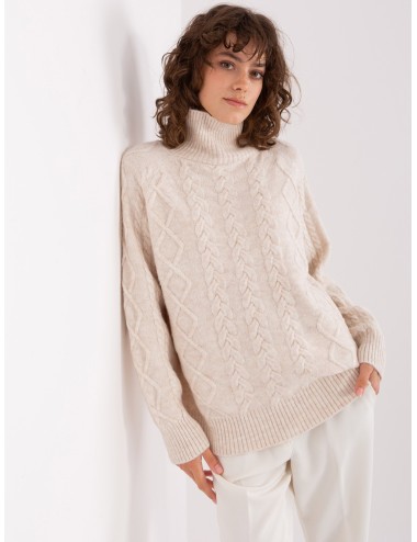Sweter w warkocze z golfem