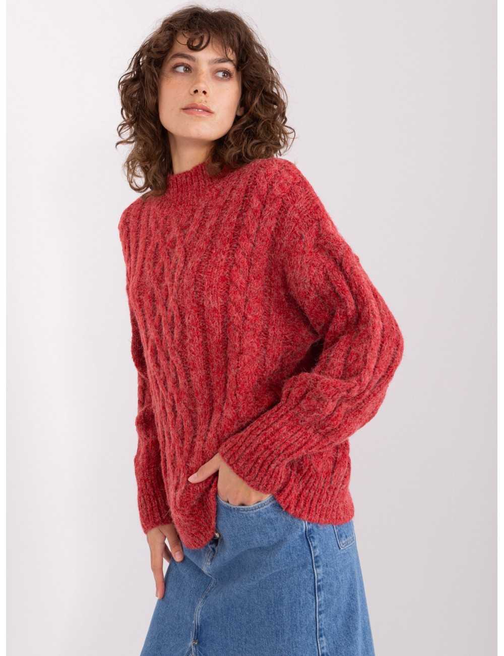 Sweter z warkoczami i ściągaczami