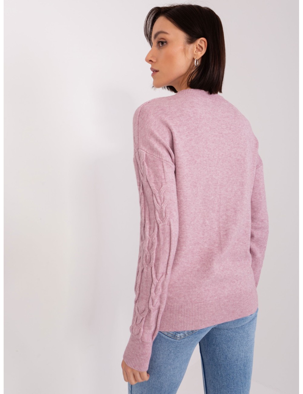 Sweter w warkocze z dzianiny