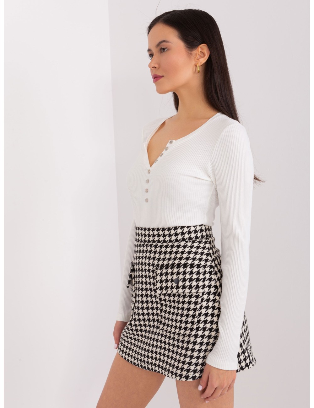Bluzka z guzikami przy dekolcie BASIC FEEL GOOD