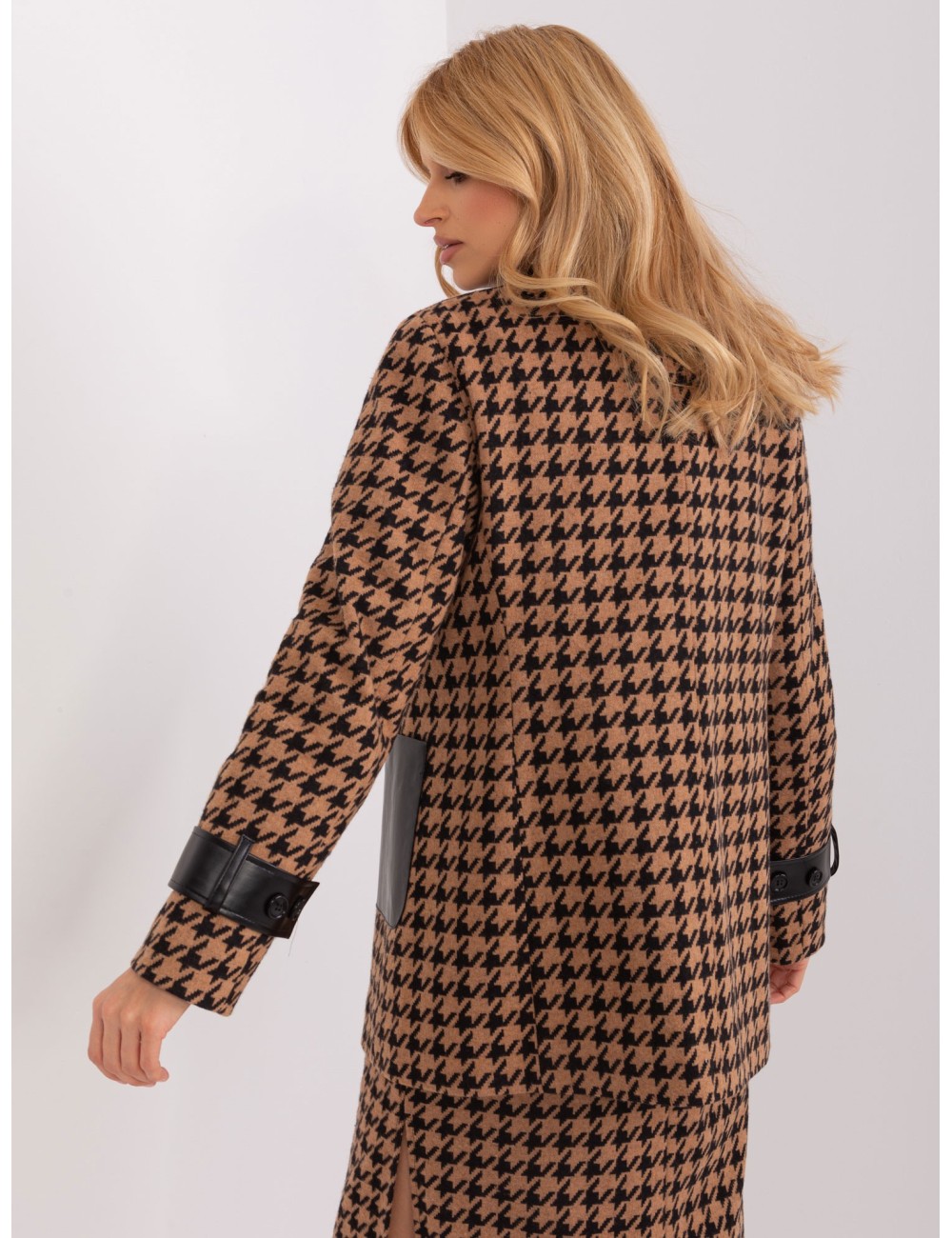 Marynarka-LK-MA-509511.99-biało-czarny