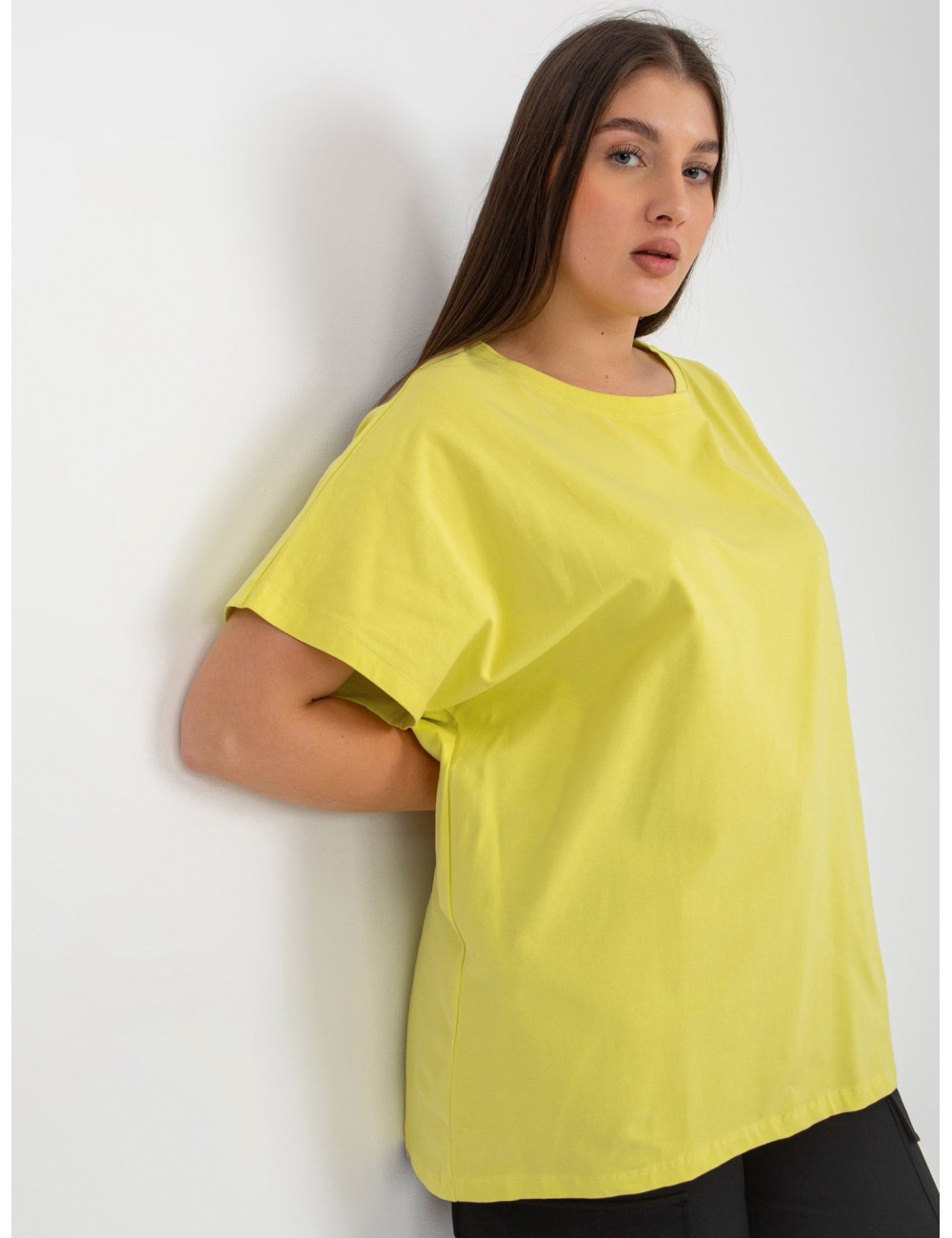 Jasnolimonkowy damski t-shirt plus size o luźnym kroju