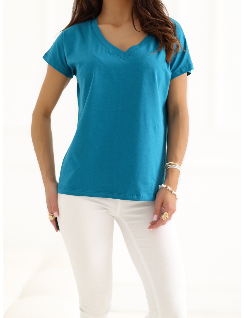 Klasyczny t-shirt basic z dekoltem V Emory