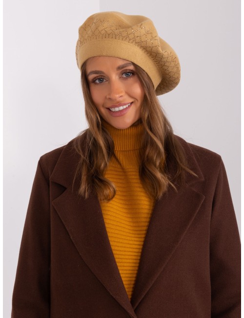 Beret damski z aplikacją