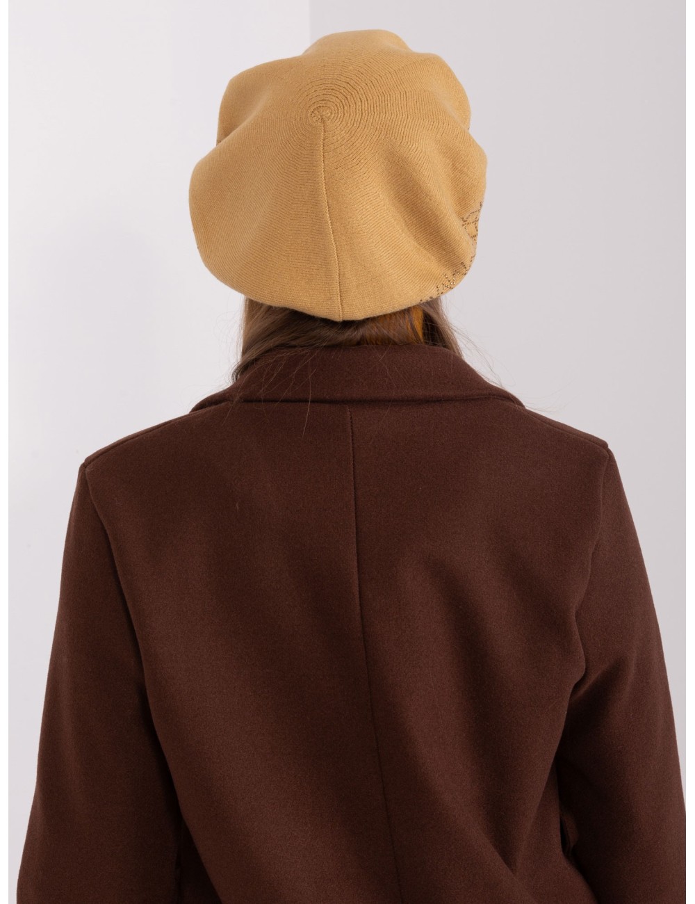 Beret damski z aplikacją
