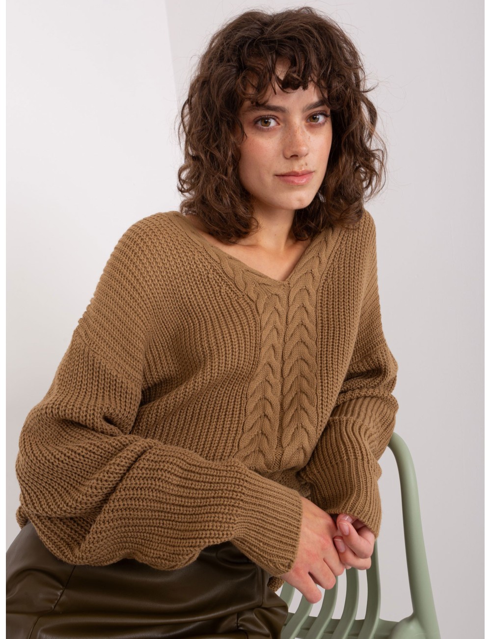 Sweter klasyczny ze ściągaczami
