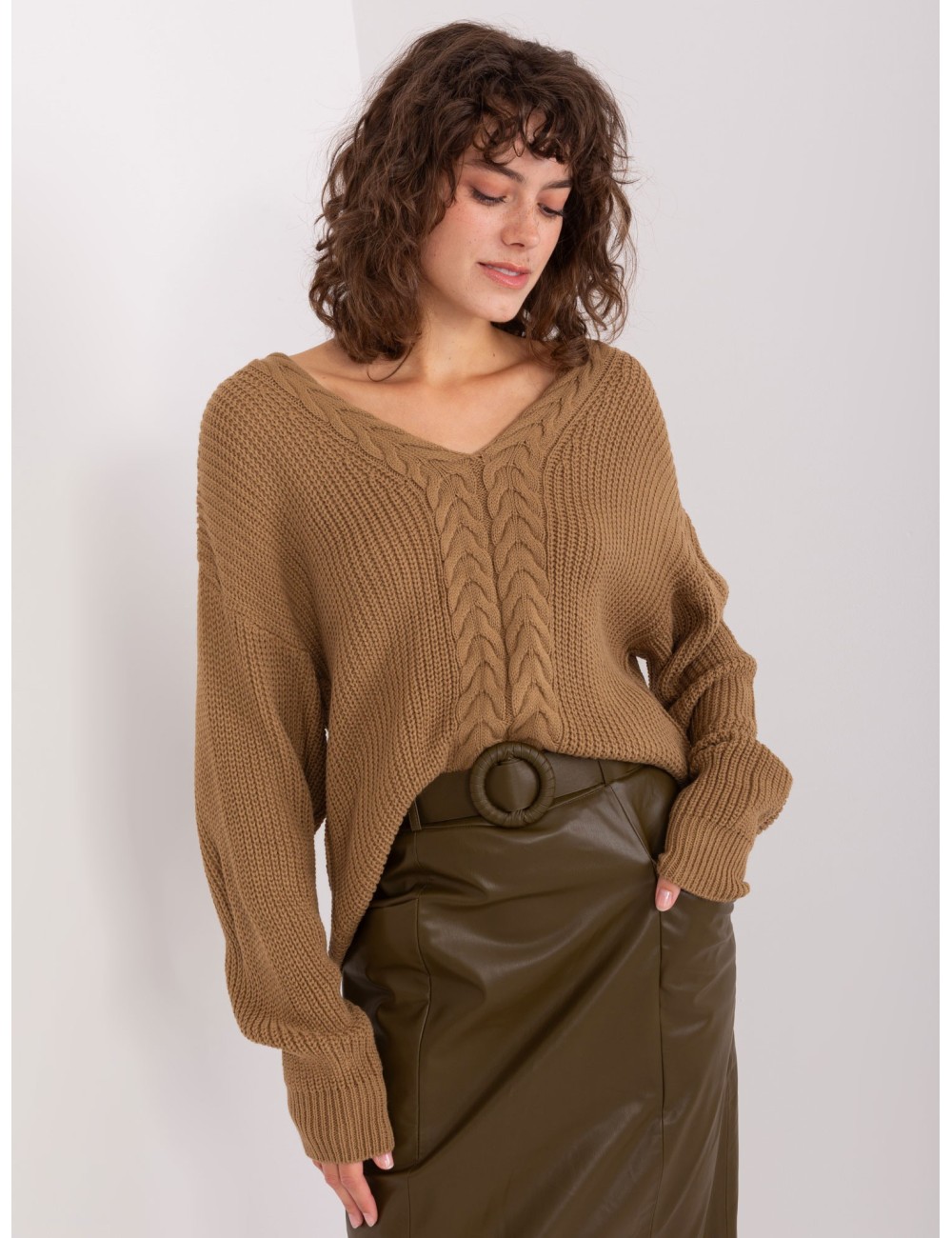 Sweter klasyczny ze ściągaczami