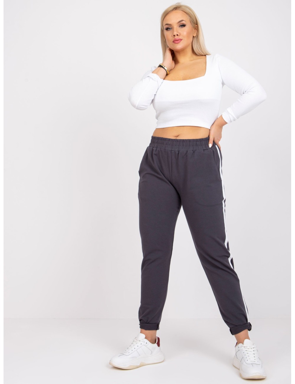 Spodnie dresowe plus size z lampasami