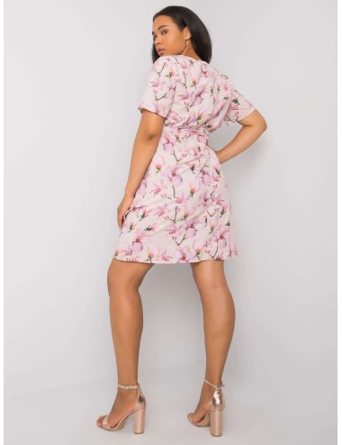 Żółta sukienka plus size w kwiaty z wiązaniem