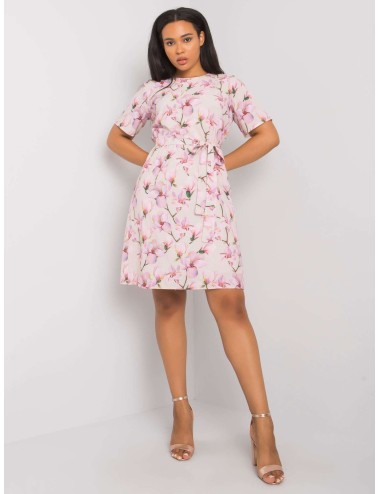 Żółta sukienka plus size w kwiaty z wiązaniem
