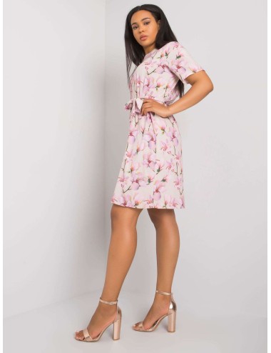 Żółta sukienka plus size w kwiaty z wiązaniem