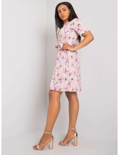 Żółta sukienka plus size w kwiaty z wiązaniem