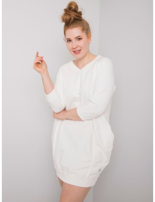Mini sukienka plus size z rękawem 3/4