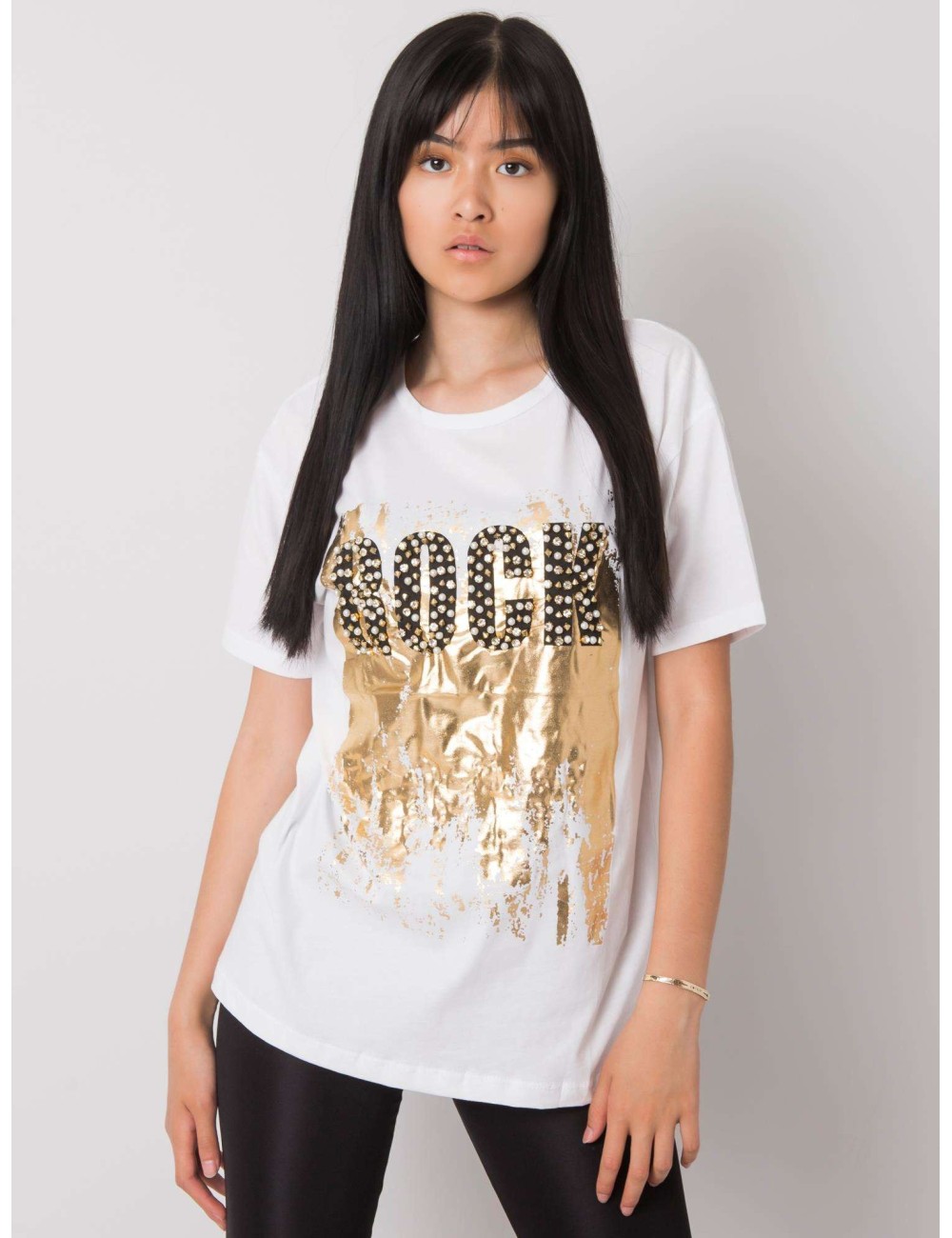 T-shirt z napisem i aplikacją